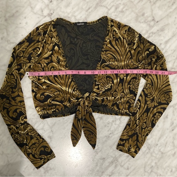 NEW Boohoo Black Gold Damask Velvet Long Sleeve Tie Crop Top M - Picture 12 of 13